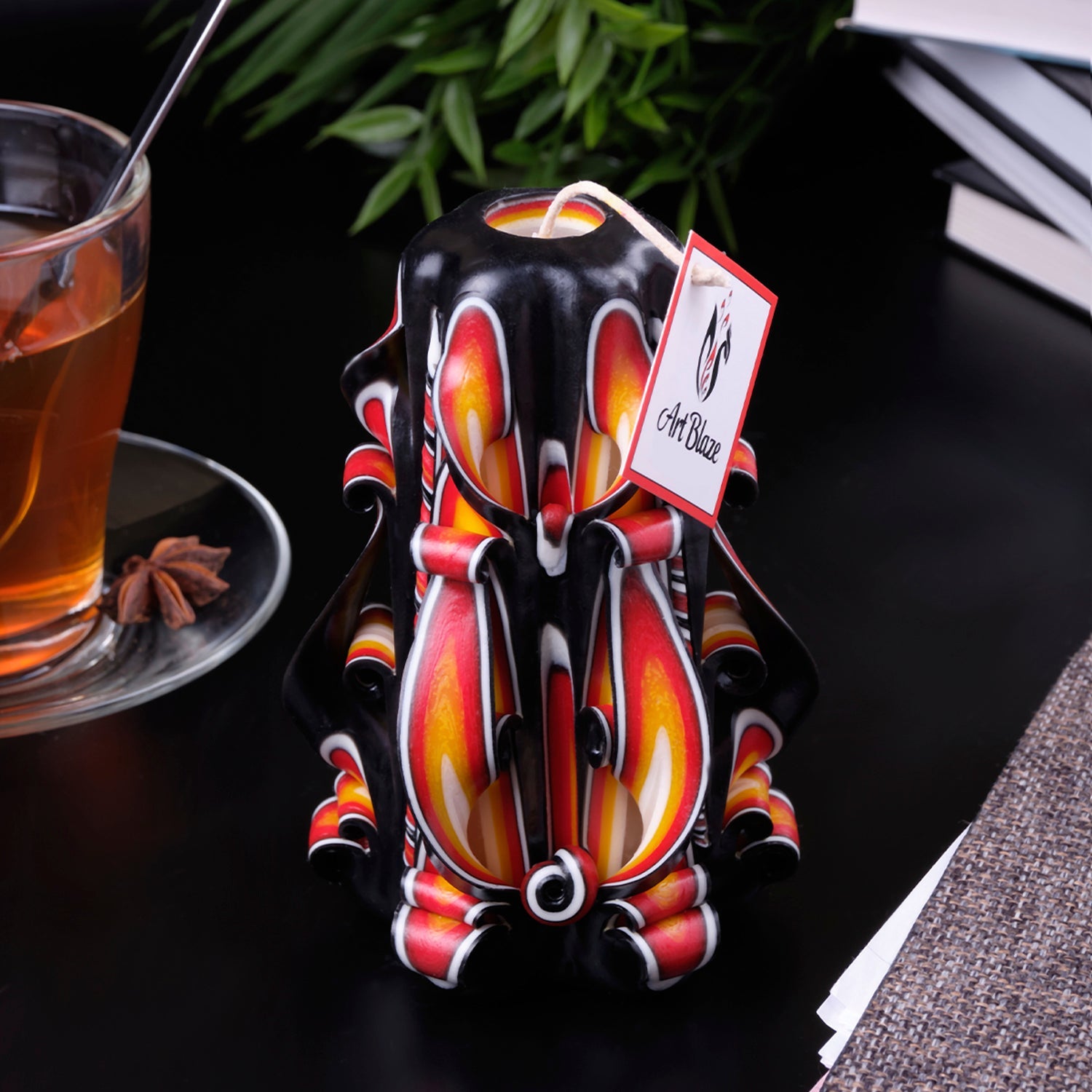 Vela tallada "Llama Ámbar" pequeña